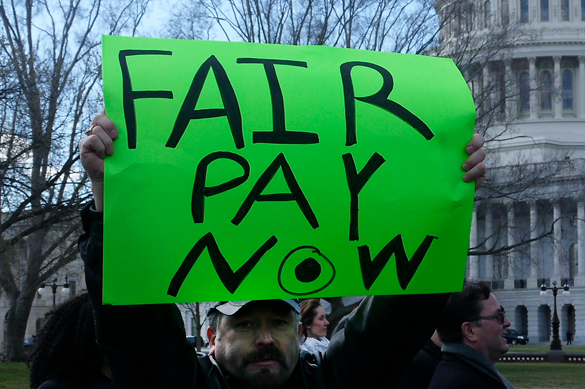 fair pay now sign large
